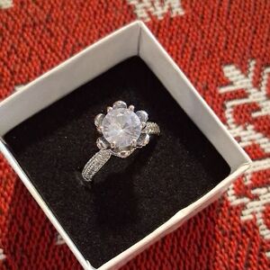 Dazzling Silver Ring with Clear Gemstone